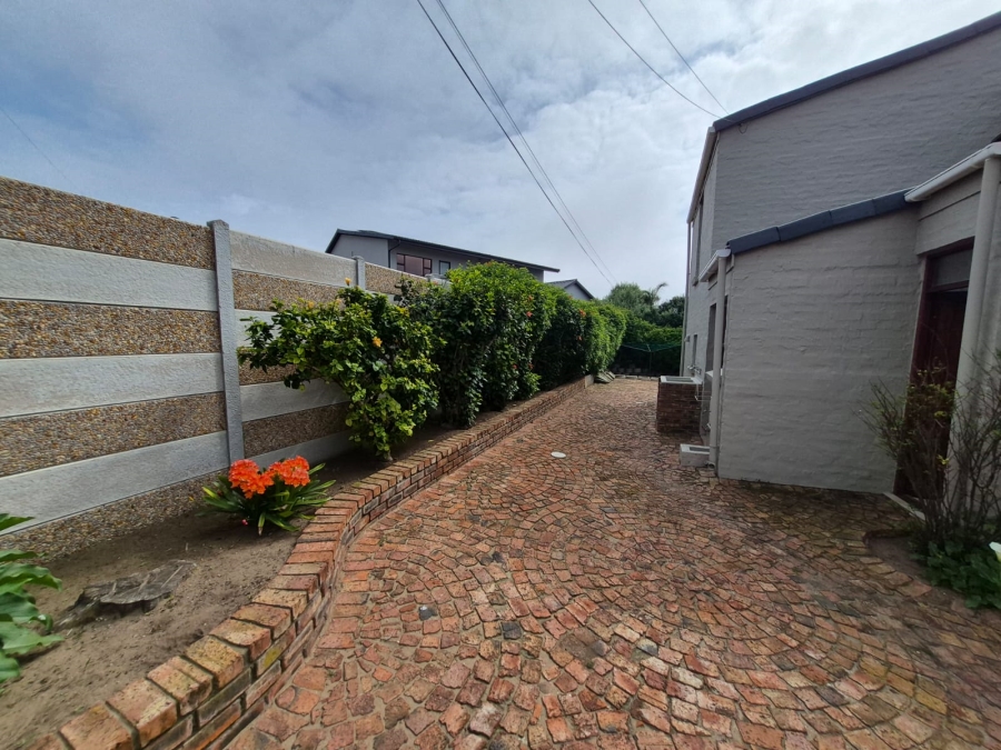 5 Bedroom Property for Sale in Bayview Western Cape